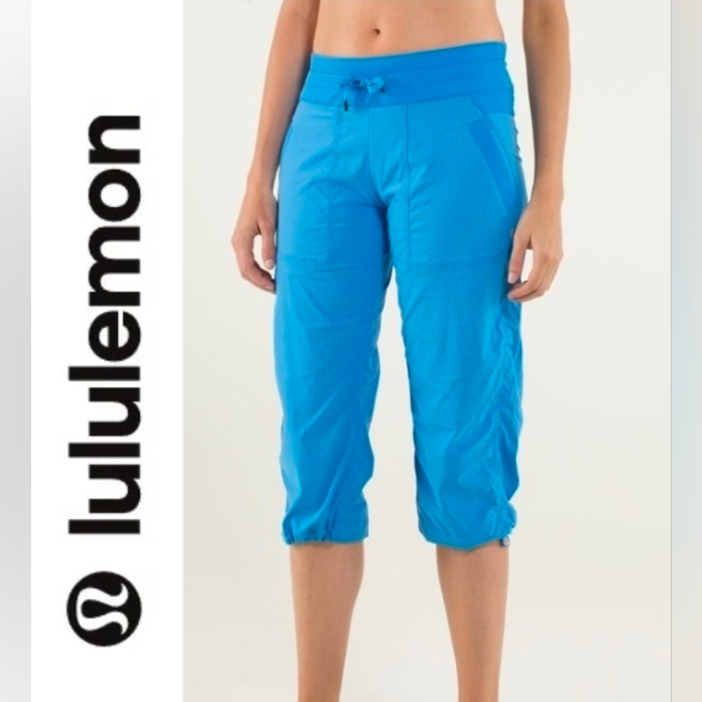 Lululemon Studio Crop Cornflower EUC Size 6